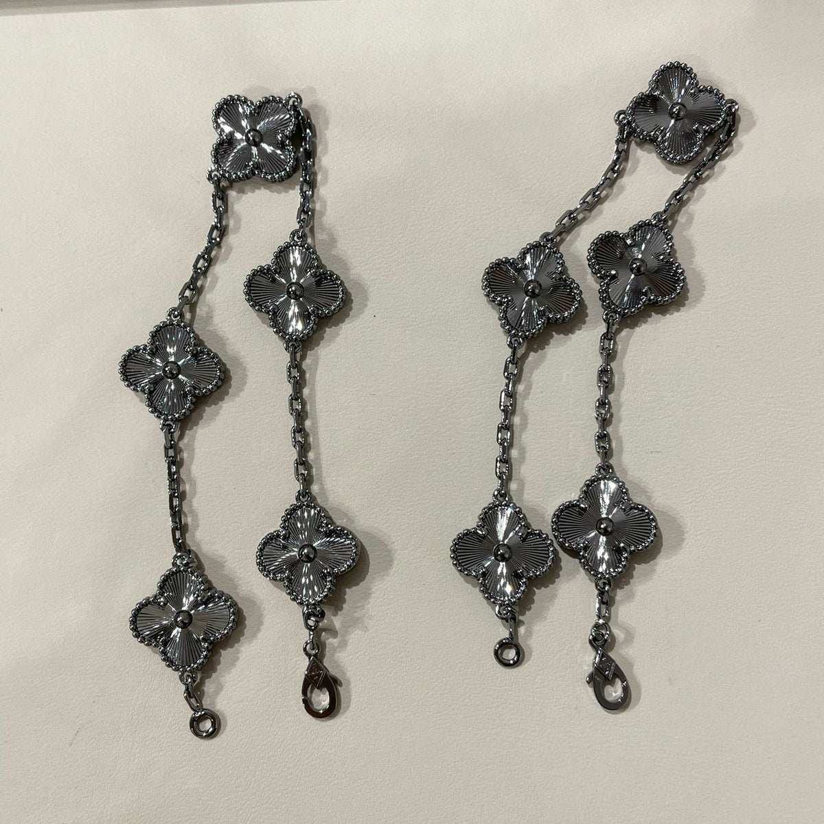 [OAKJURI Jewelry JEWELRY]CLOVER 5 MOTIF BLACK BRACELET