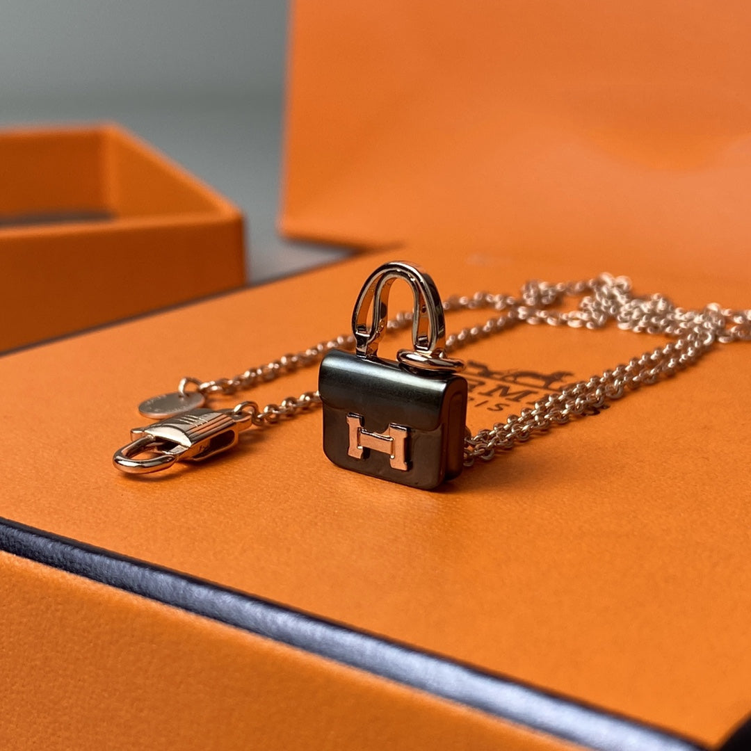 [OAKJURI Jewelry]CONSTANCE BLACK PEDANT PINK GOLD NECKLACE