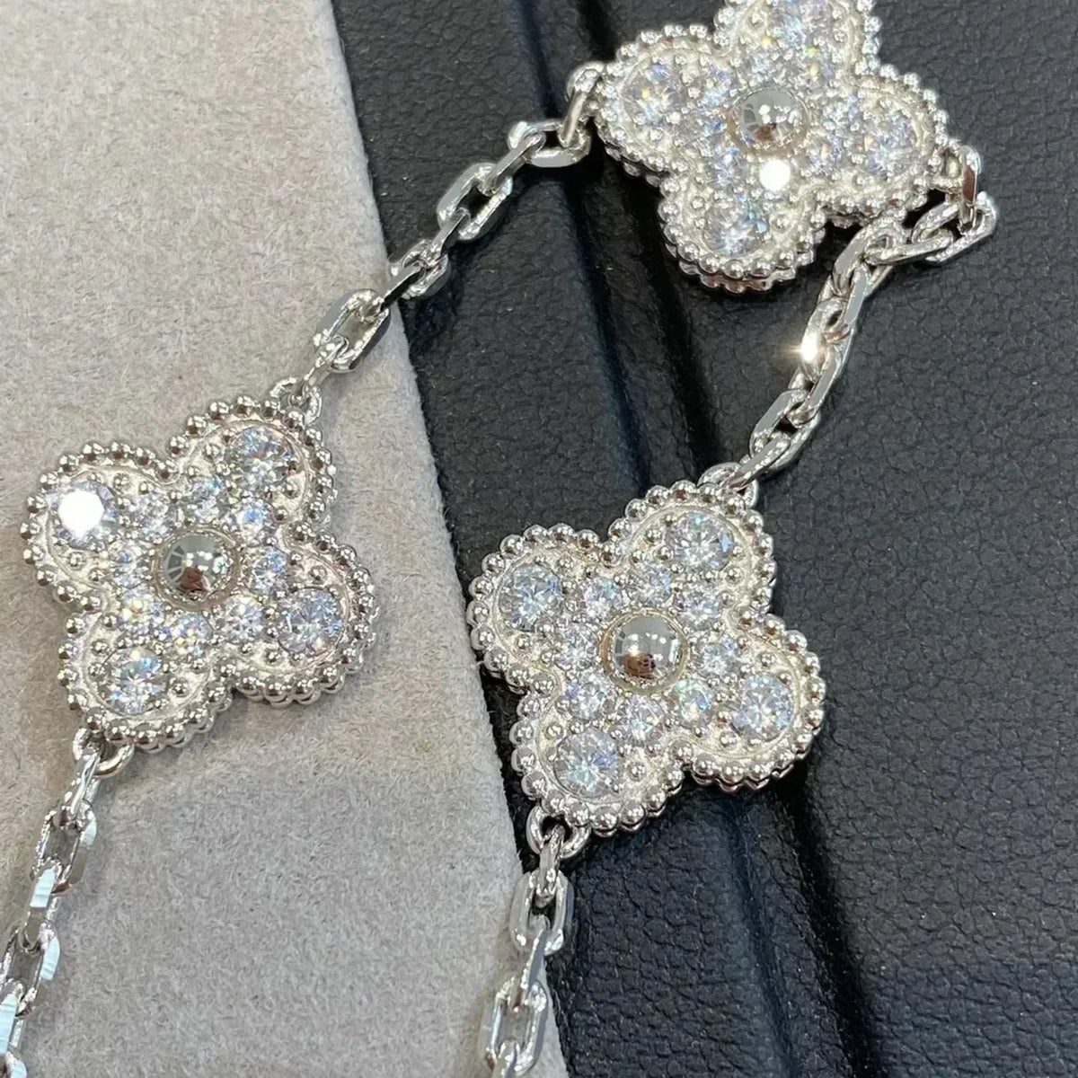 [OAKJURI Jewelry] CLOVER 5 MOTIF FULL DIAMOND BRACELET COLLECTION