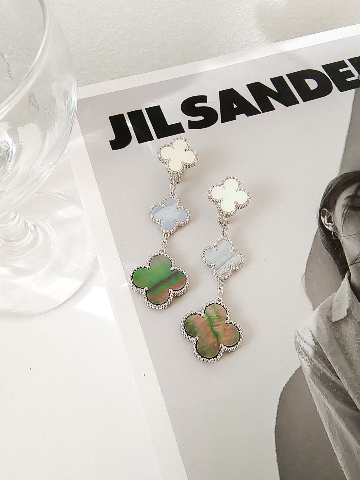 [OAKJURI Jewelry]CLOVER 3 MOTIFS CHALCEDONY DARK MOP SILVER EARRINGS