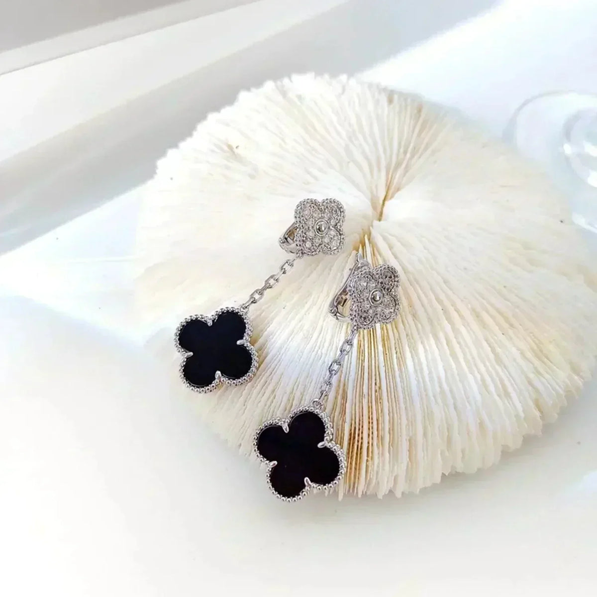 [OAKJURI Jewelry]CLOVER 2 MOTIFS  DIAMOND ONYX EARRINGS SILVER