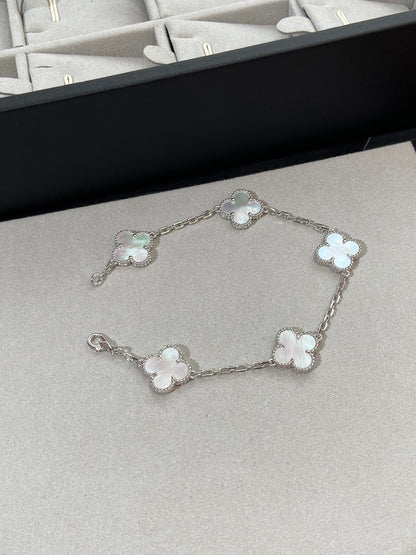 [OAKJURI Jewelry]CLOVER WHITE PEARL MOP 5 MOTIF BRACELET COLLECTION
