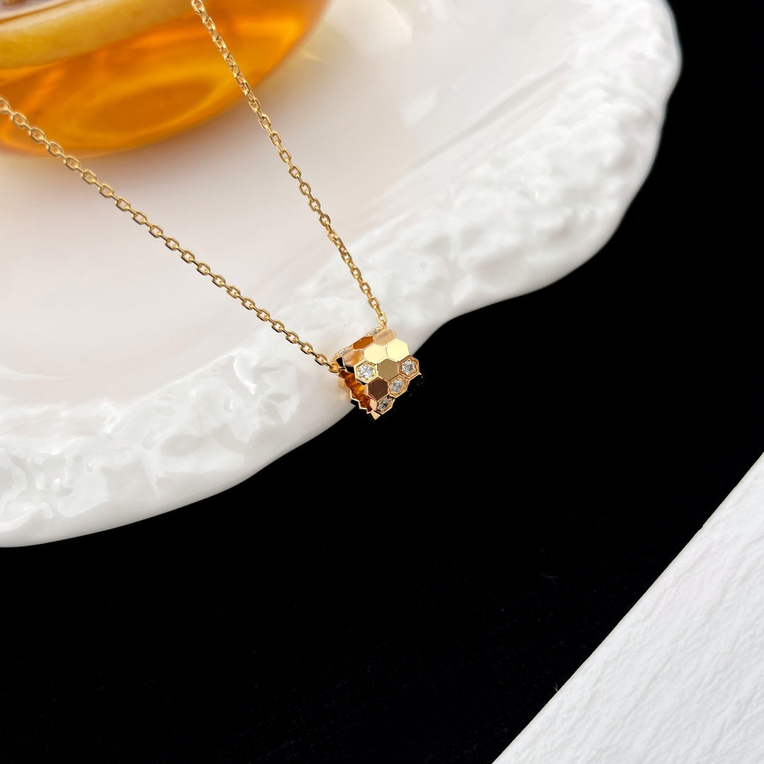 [OAKJURI Jewelry]BEE MINI PEDANT DIAMOND NECKLACE