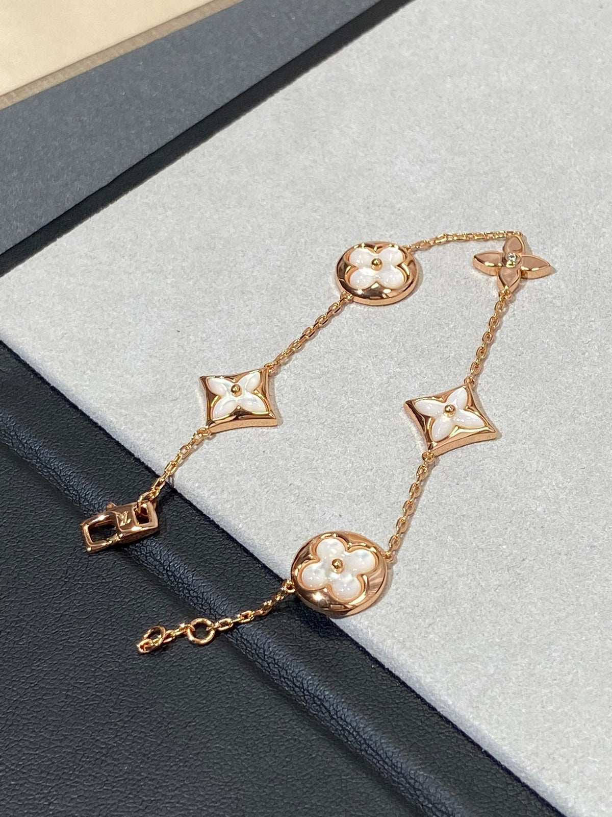[OAKJURI Jewelry]STAR AND SUN 5 MOTIF MOP PINK GOLD BRACELET