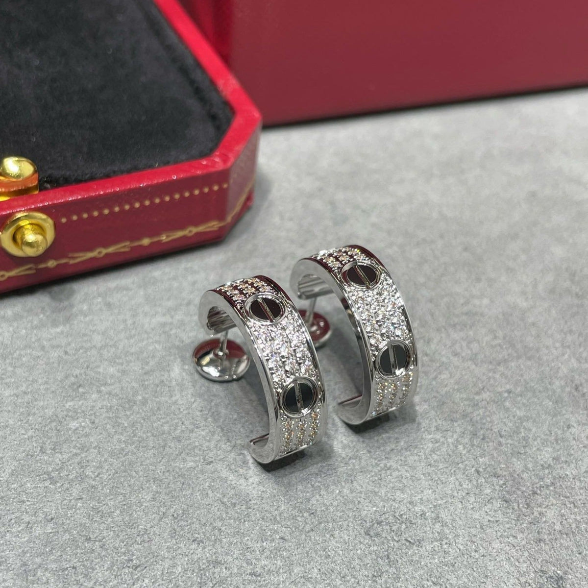 [OAKJURI Jewelry] LOVE CERAMIC DIAMOND PAVED SILVER EARRINGS