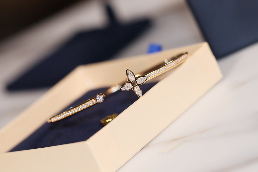 [OAKJURI Jewelry]IDYLLE GOLD OPEN BRACELET DIAMOND PAVED