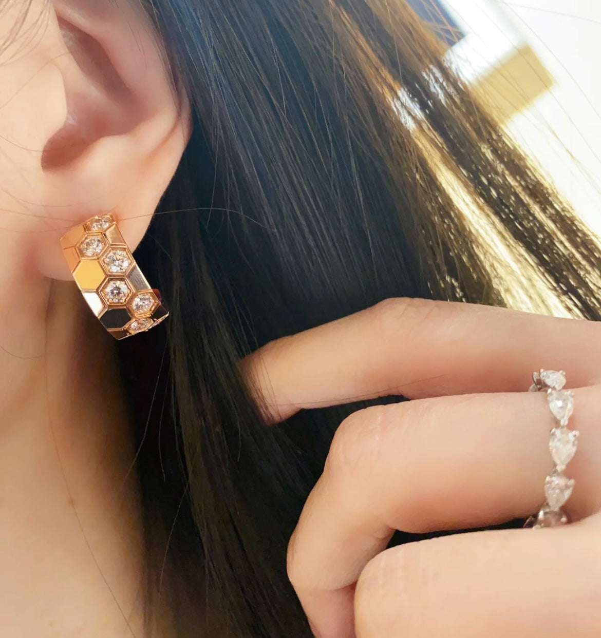 [OAKJURI Jewelry]BEE LOVE DIAMOND HOOP EARRINGS