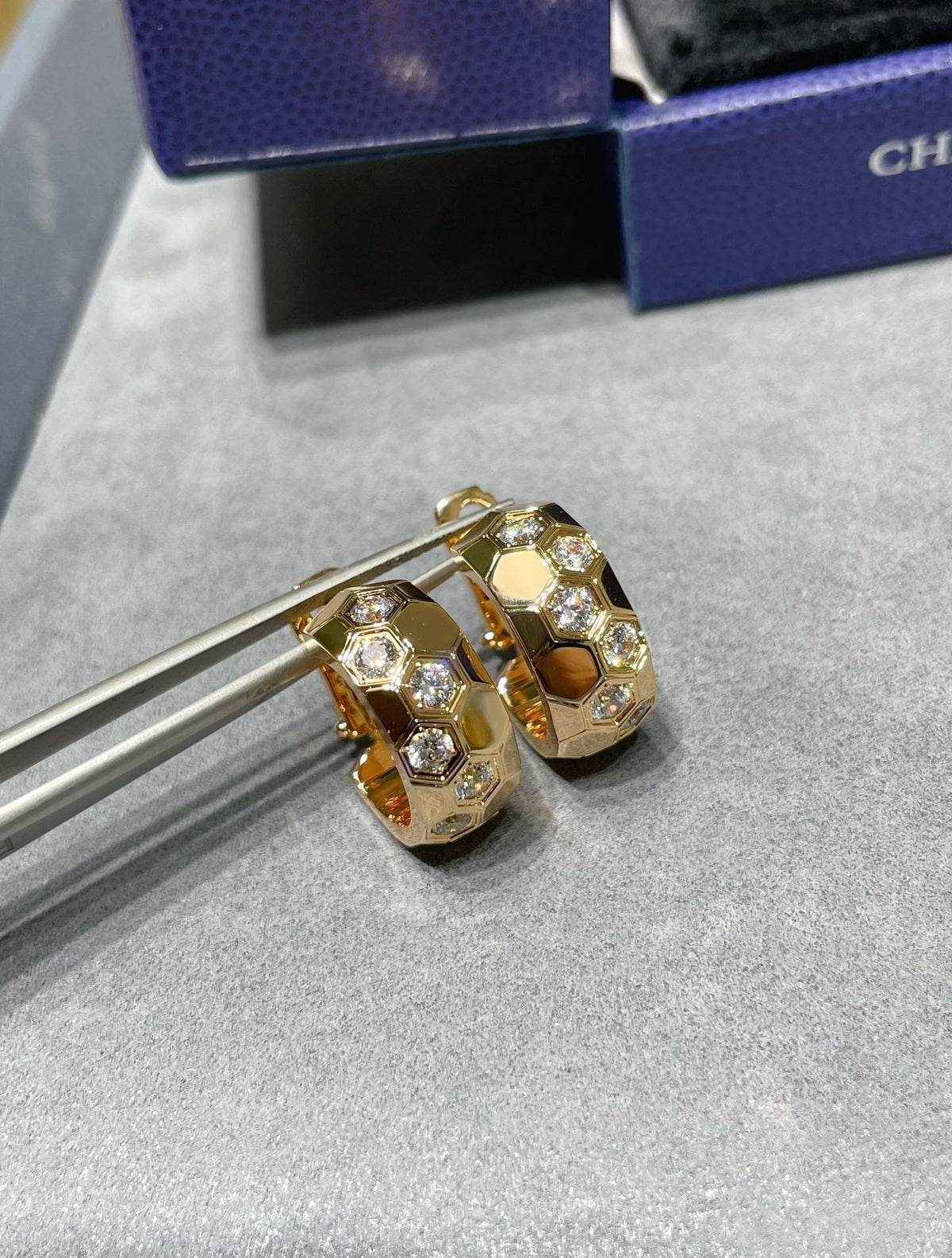 [OAKJURI Jewelry]BEE LOVE DIAMOND HOOP EARRINGS