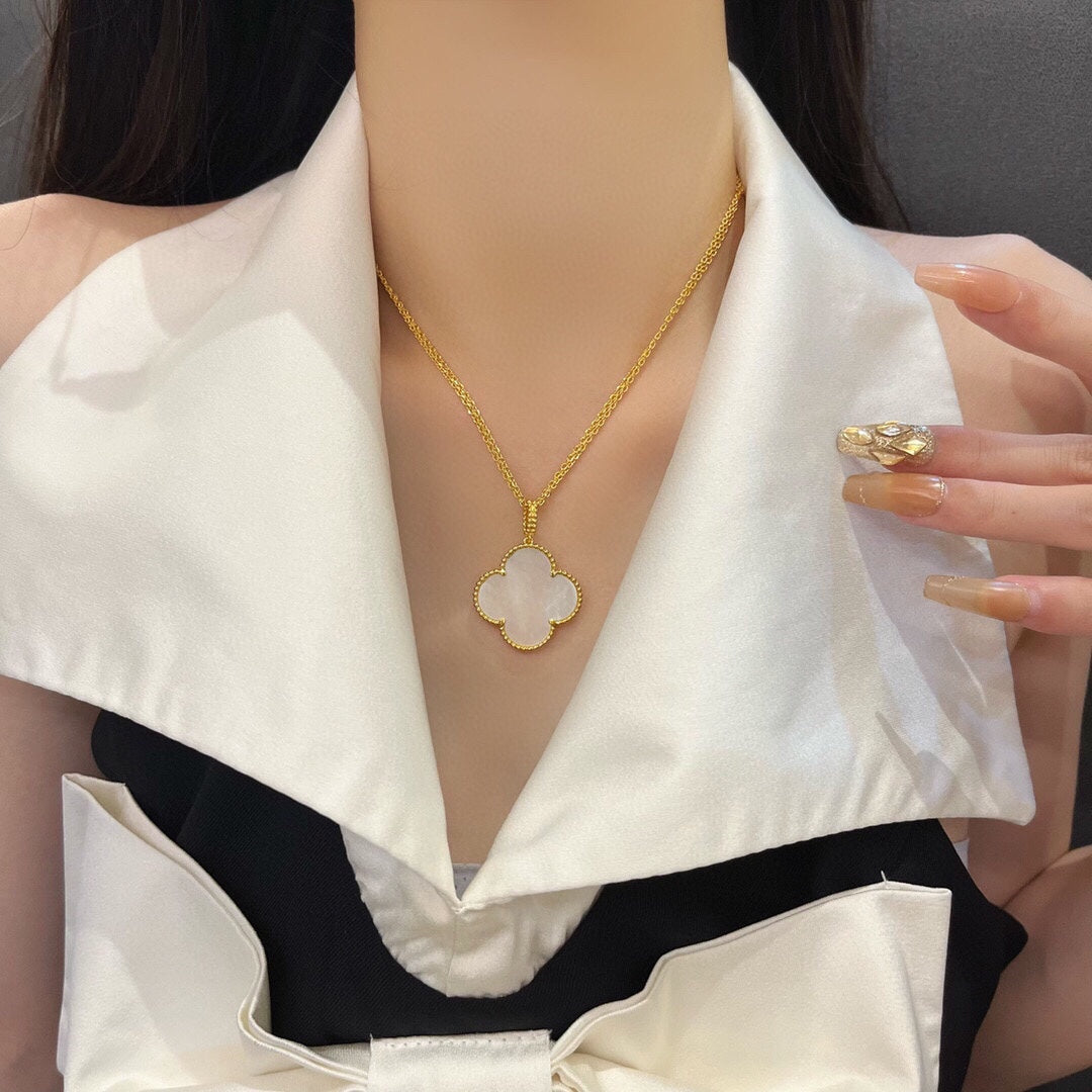 [OAKJURI Jewelry]CLOVER 25MM MOP LARGE PENDANT NECKLACE