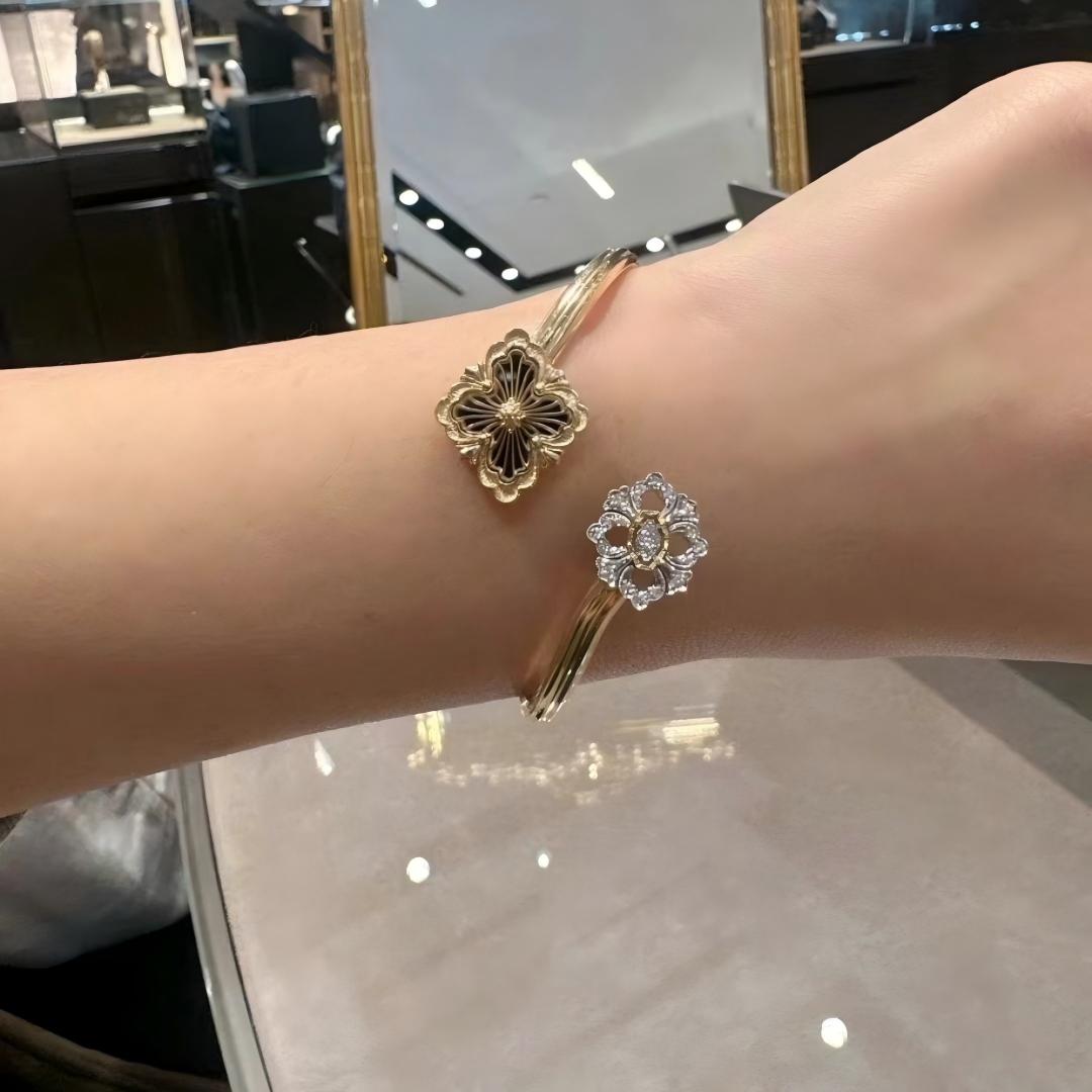 [OAKJURI Jewelry JEWELRY] OPERA TULLE  GOLD BRACELET WITH ENAMEL BACKGROUND