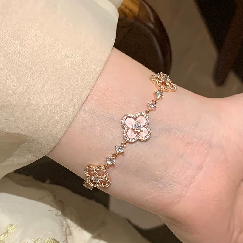 [OAKJURI Jewelry]CLOVER 5 MOTIF PINK BLUE RED WHITE BRACELET