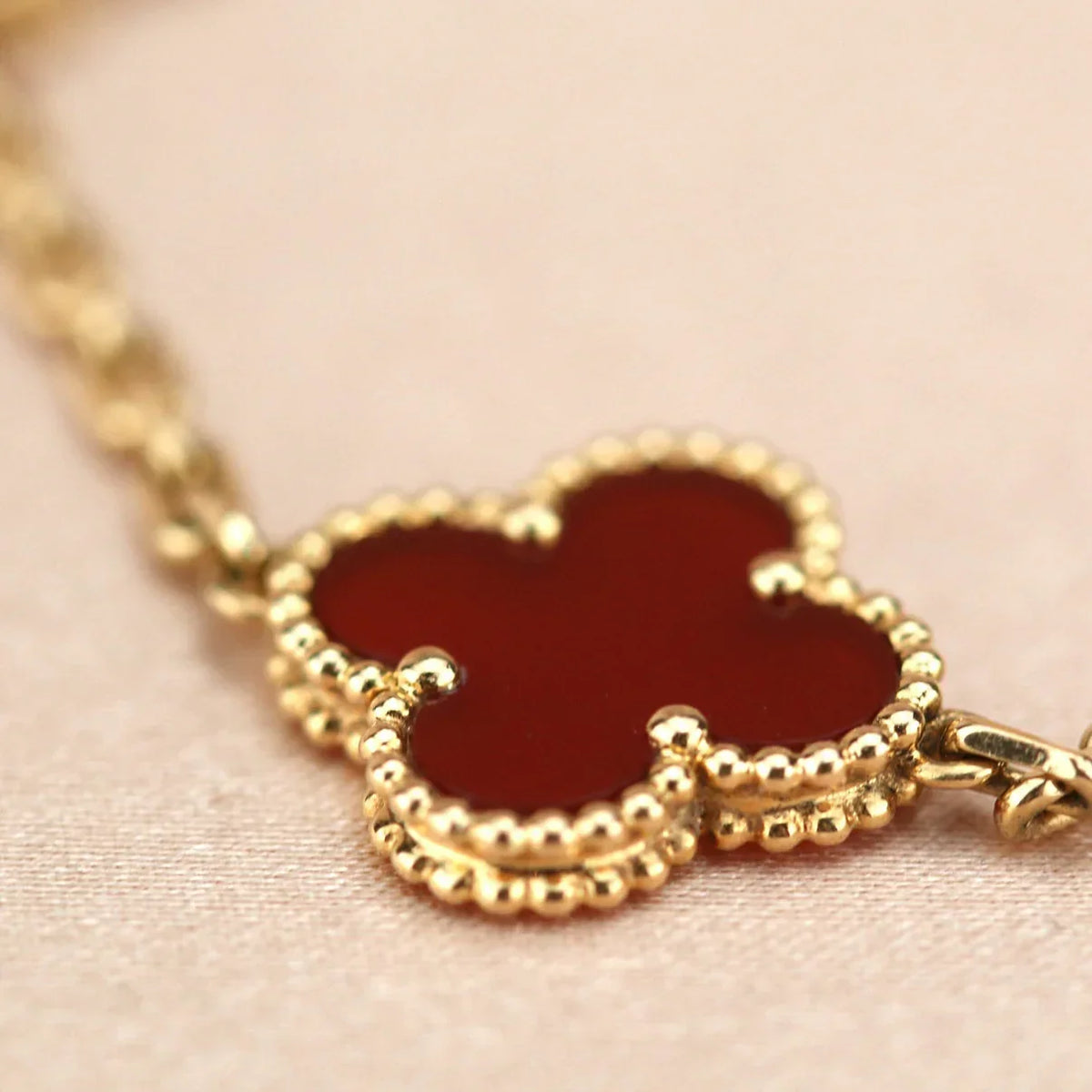 [OAKJURI Jewelry] CLOVER 5 MOTIF RED CORNELIAN BRACELET COLLECTION