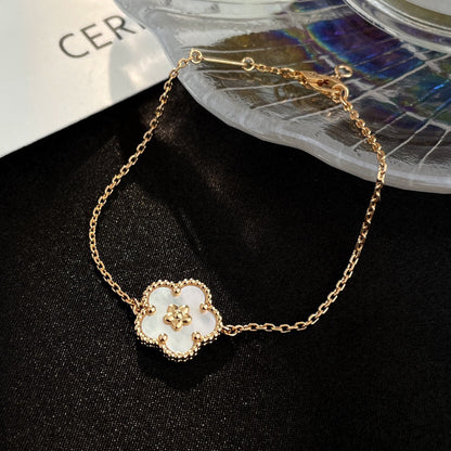 [OAKJURI Jewelry]LUCKY WHITE MOP PLUM BLOSSOM  BRACELET