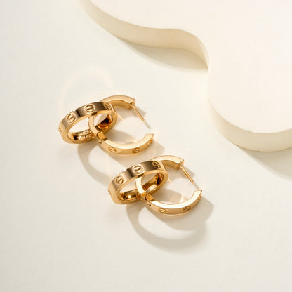 [OAKJURI Jewelry] LOVE 3.3MM DANGLE HALF DIAMOND EARRINGS