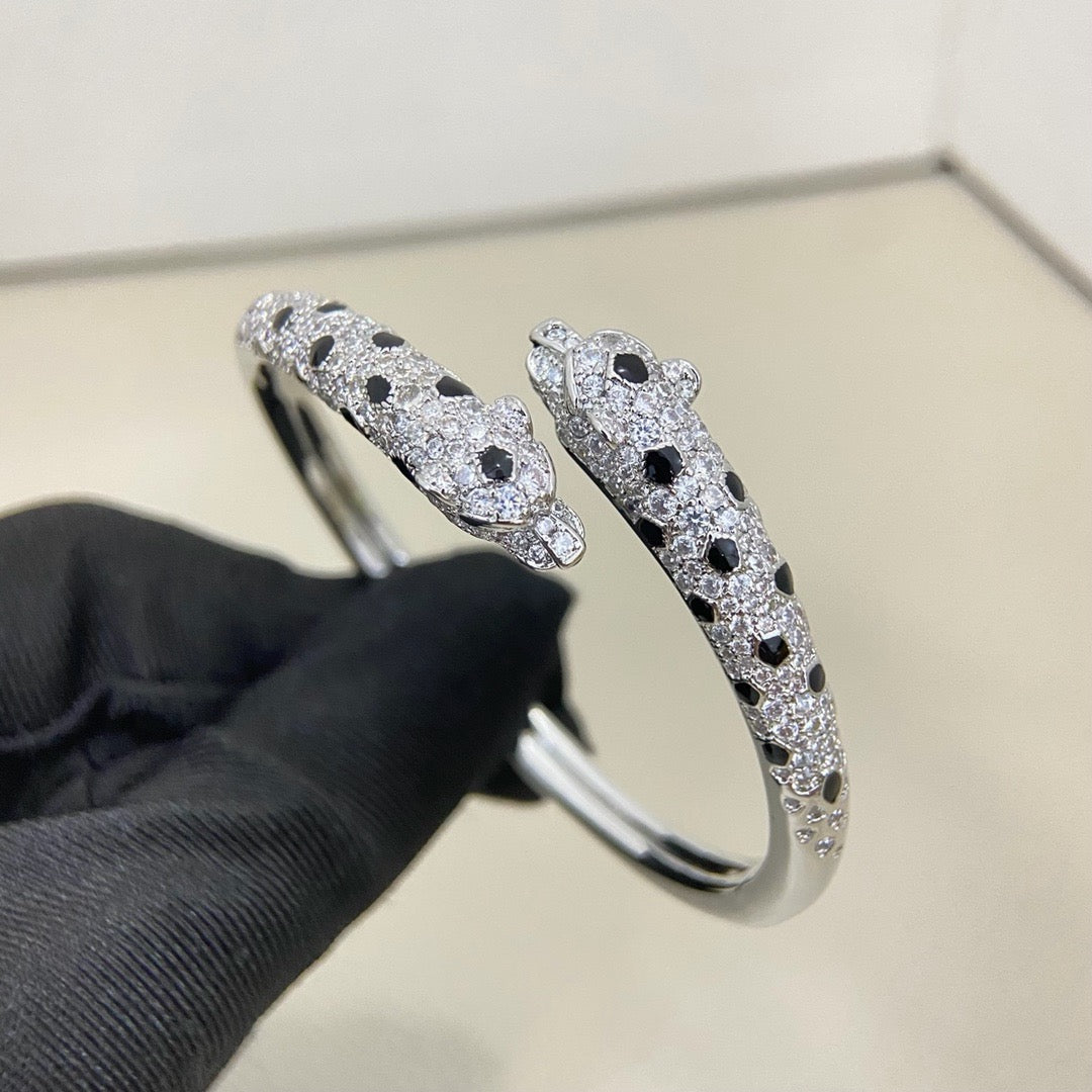 [OAKJURI Jewelry] PANTHERE DOUBLE HEADED HALF DIAMOND OPEN BRACELET