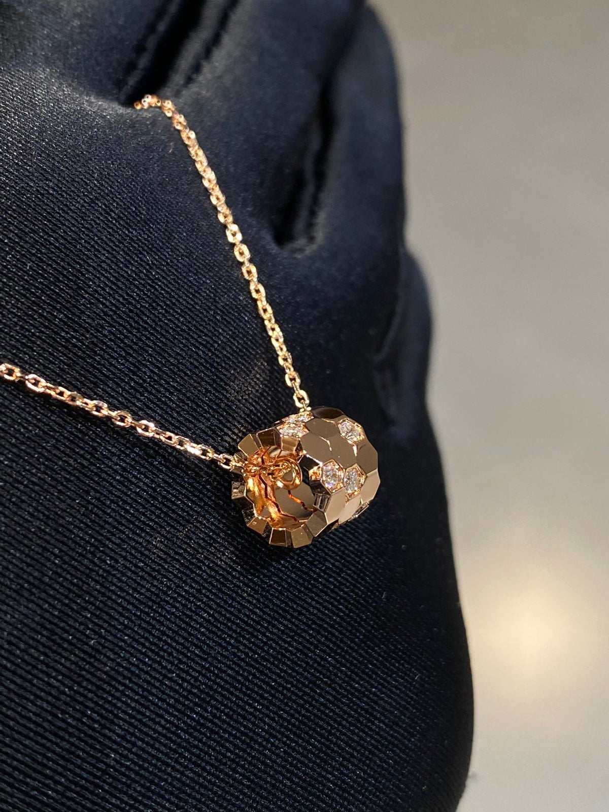 [OAKJURI Jewelry]BEE LOVE DIAMOND NECKLACE