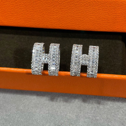 [OAKJURI Jewelry]H STUD EARRINGS WITH SILVER DIAMONDS