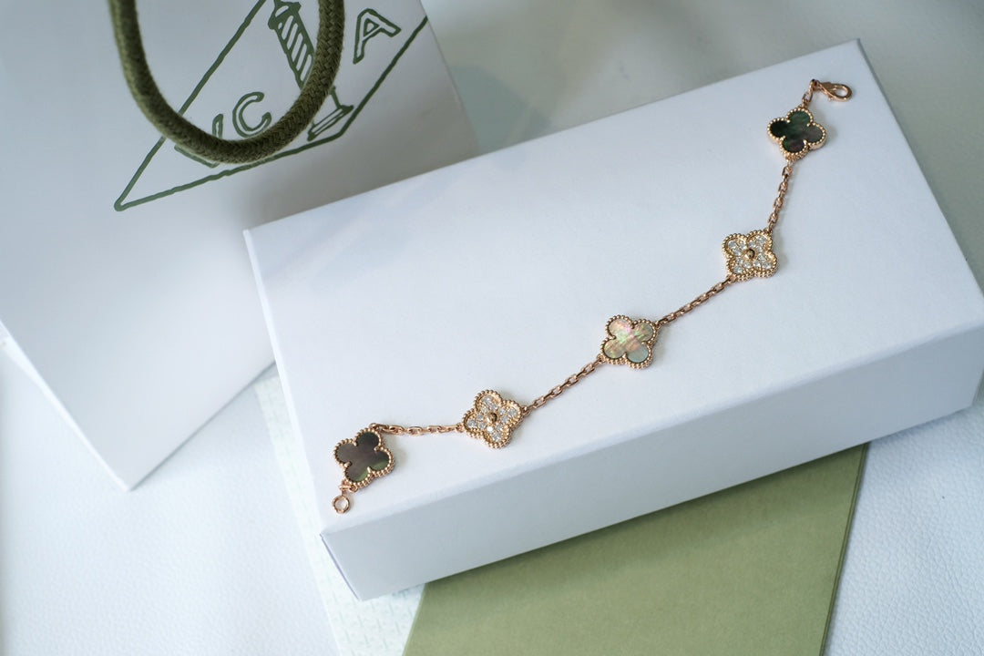 [OAKJURI Jewelry] CLOVER 5 MOTIF GRAY MOP BRACELET COLLECTION