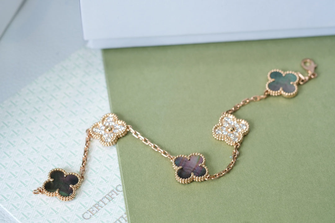 [OAKJURI Jewelry] CLOVER 5 MOTIF GRAY MOP BRACELET COLLECTION