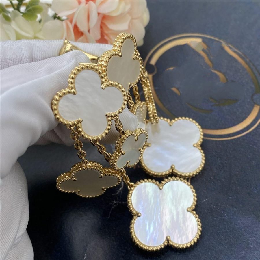 [OAKJURI Jewelry]CLOVER EARRINGS WHITE MOP 4 MOTIFS GOLD